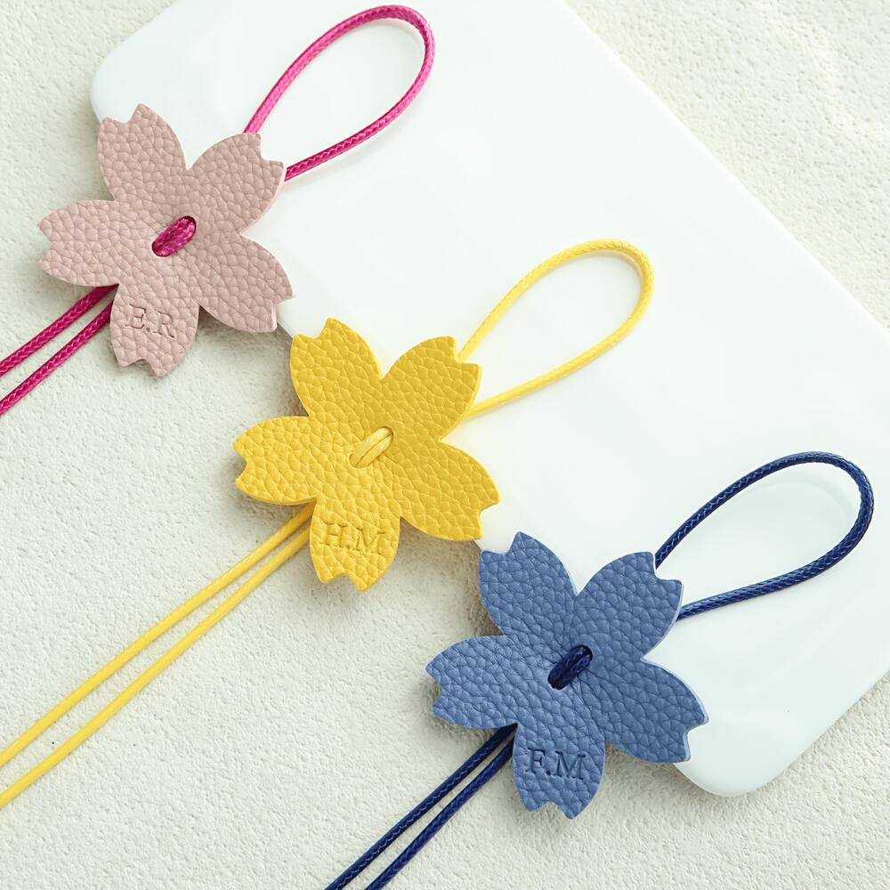 Custom Initials Cherry Blossom - đánh giá và giá Travel Accessories Gifts For Women